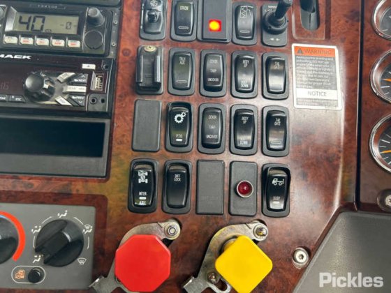 2016款麦克三叉戟