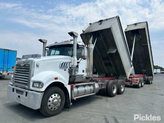 2016款麦克三叉戟