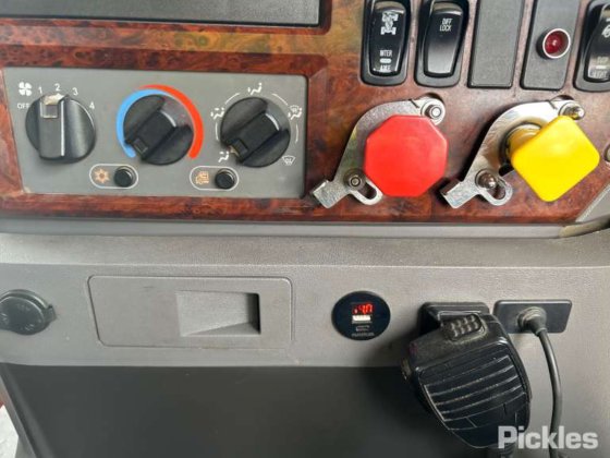 2016款麦克三叉戟