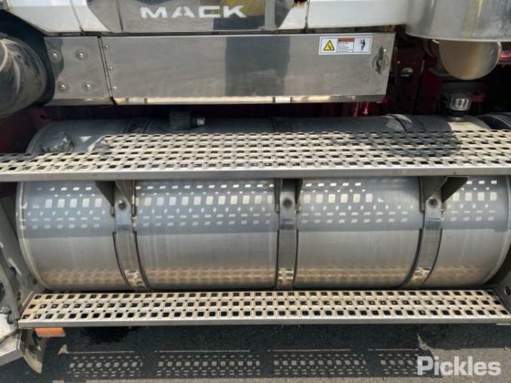 2016款麦克三叉戟