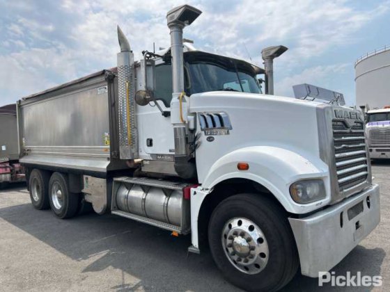 2016款麦克三叉戟