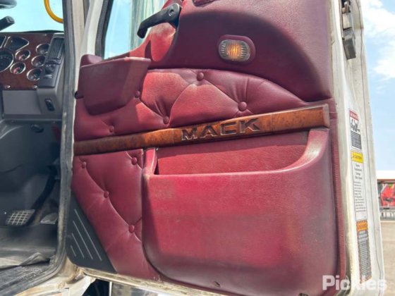 2016款麦克三叉戟