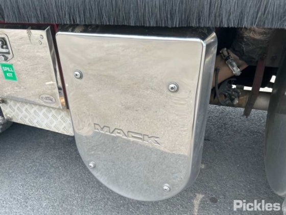 2016款麦克三叉戟