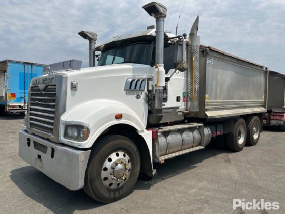 2016款麦克三叉戟