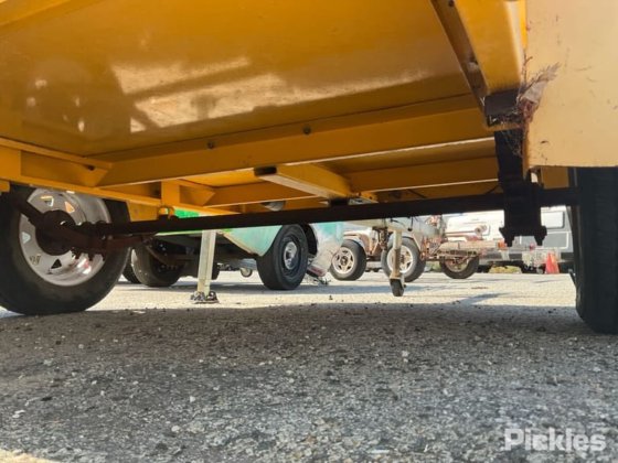 2010 ADエンジニアードトレーラー