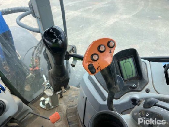 ニューホランド T7.185