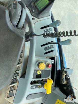 ニューホランド T7.185