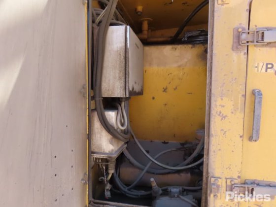 2005年式キャタピラー773E