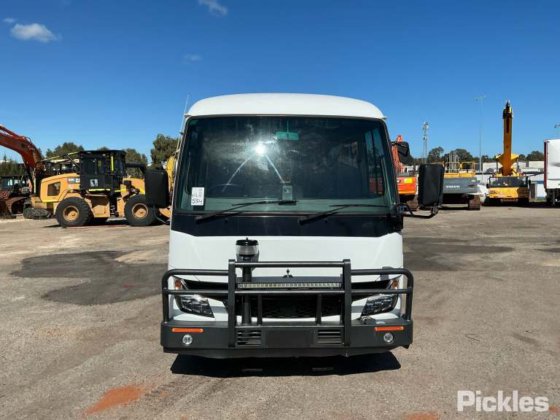 2022 三菱ふそうローザ