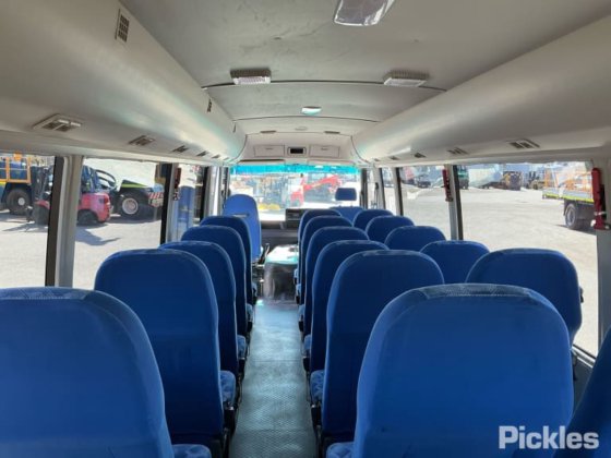 2022 三菱ふそうローザ