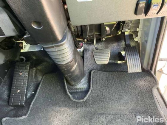 2022 三菱ふそうローザ