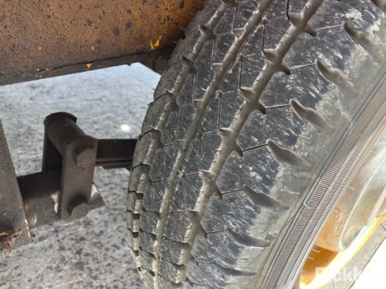 油圧ポンプとオーガーを備えたトレーラー搭載型ディーゼルエンジン