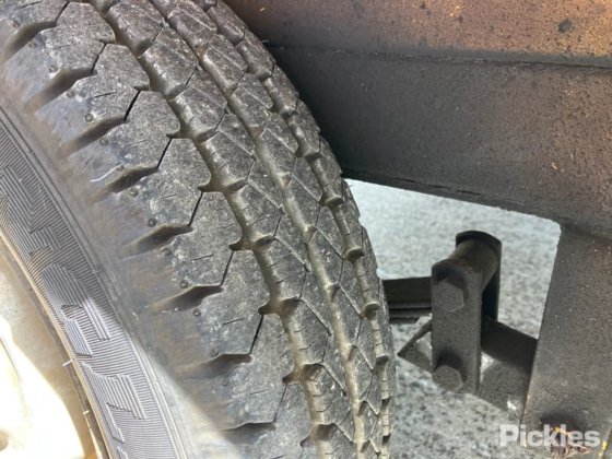 油圧ポンプとオーガーを備えたトレーラー搭載型ディーゼルエンジン