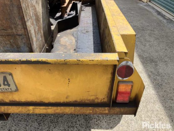 油圧ポンプとオーガーを備えたトレーラー搭載型ディーゼルエンジン