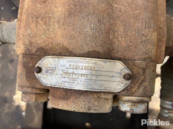 油圧ポンプとオーガーを備えたトレーラー搭載型ディーゼルエンジン