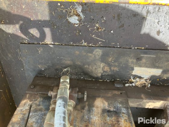 油圧ポンプとオーガーを備えたトレーラー搭載型ディーゼルエンジン