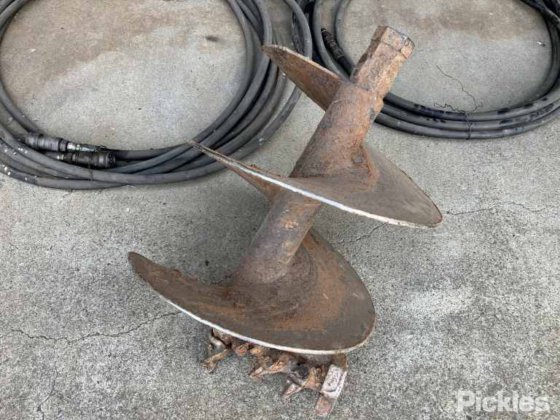 油圧ポンプとオーガーを備えたトレーラー搭載型ディーゼルエンジン