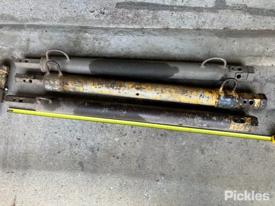 油圧ポンプとオーガーを備えたトレーラー搭載型ディーゼルエンジン