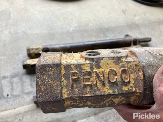 油圧ポンプとオーガーを備えたトレーラー搭載型ディーゼルエンジン