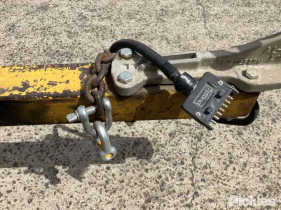 油圧ポンプとオーガーを備えたトレーラー搭載型ディーゼルエンジン