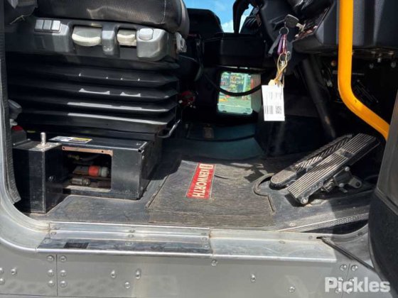 2016年式ケンワースT359