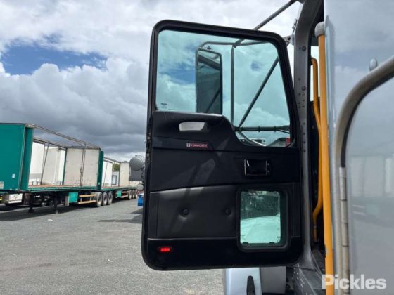 2016年式ケンワースT359