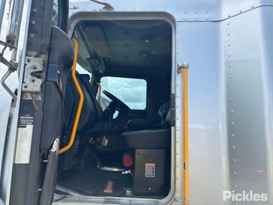 2016年式ケンワースT359