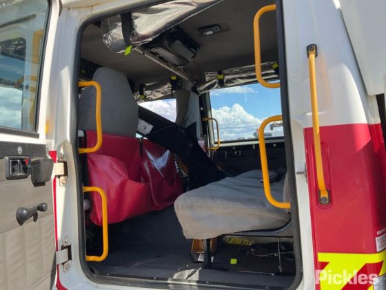 2002年式 いすゞ FSS