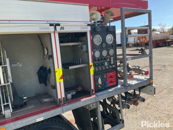 2002年式 いすゞ FSS