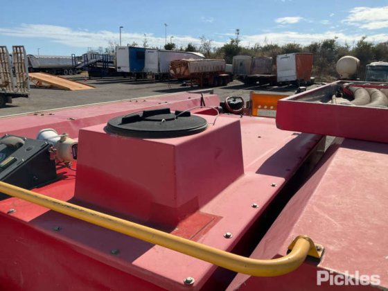 2002年式 いすゞ FSS