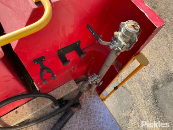 2002年式 いすゞ FSS