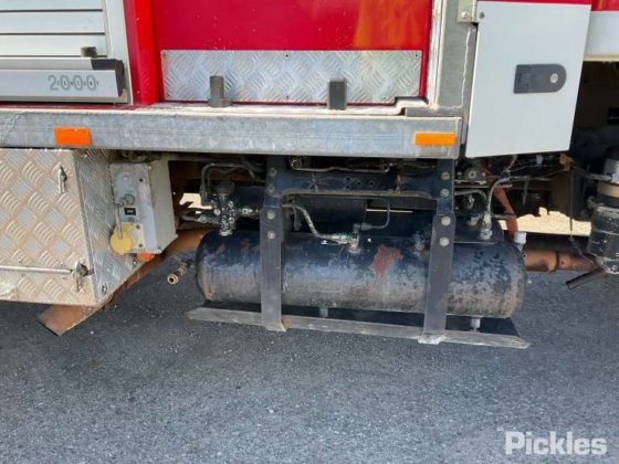 2002年式 いすゞ FSS