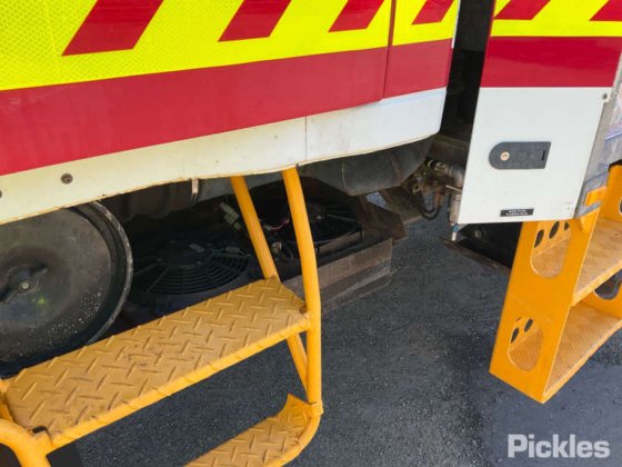 2002年式 いすゞ FSS