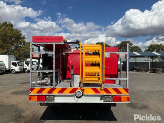 2002年式 いすゞ FSS