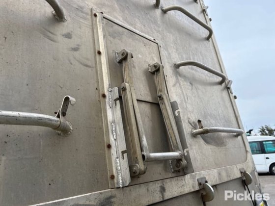 2002 スローンビルト トレーラー