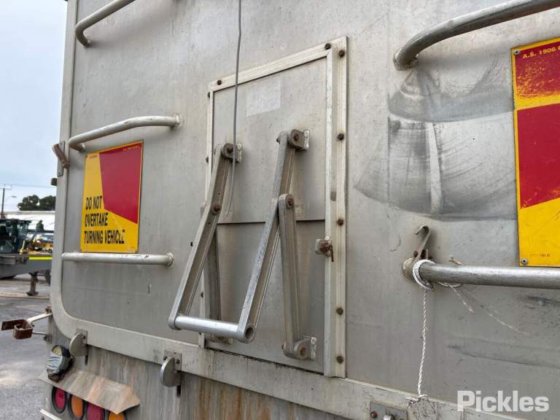 2002 スローンビルト トレーラー