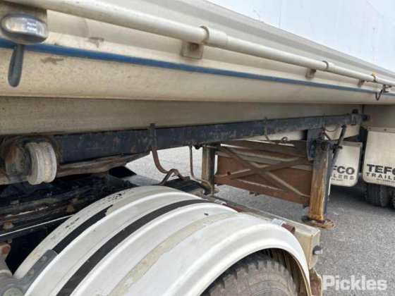 2002 スローンビルト トレーラー