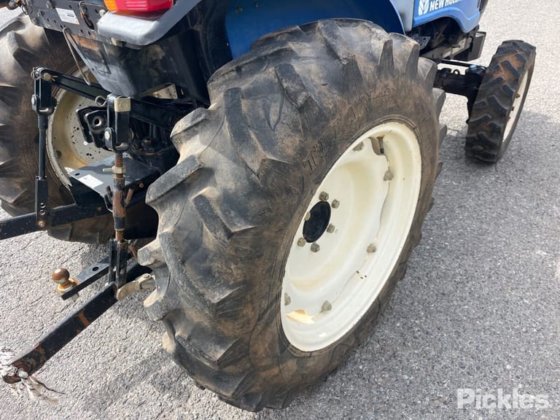 2014年新ホランド Workmaster 40