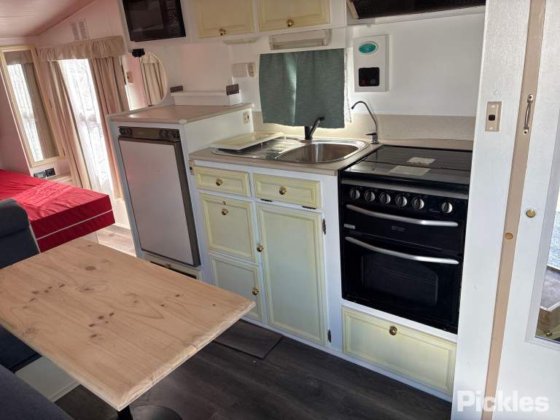 2001 指南针探险者