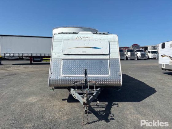 2001 指南针探险者