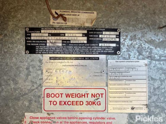 2001 指南针探险者