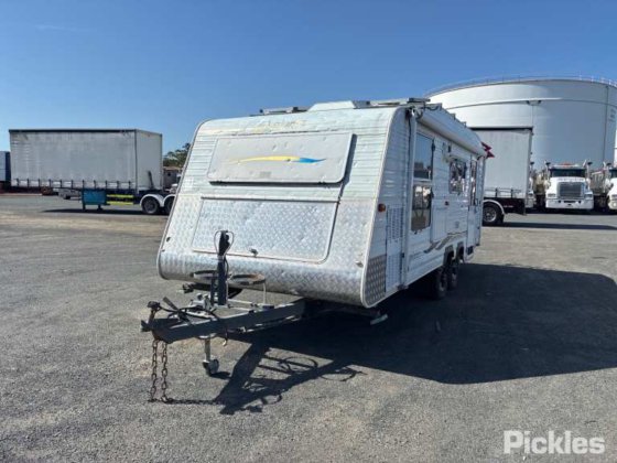 2001 指南针探险者