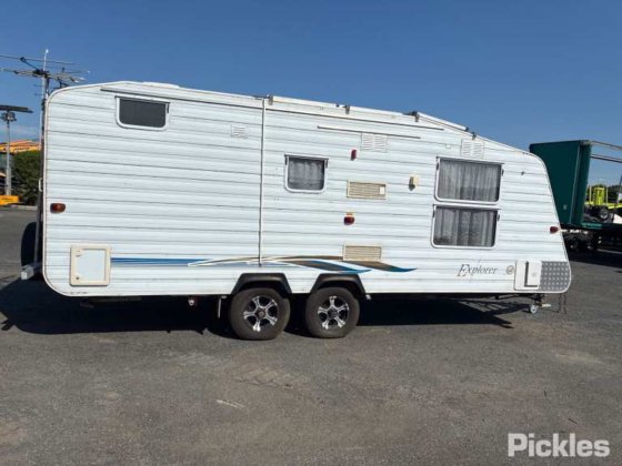 2001 指南针探险者