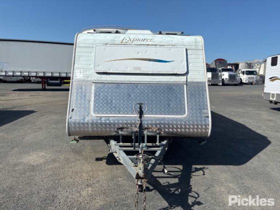 2001 指南针探险者