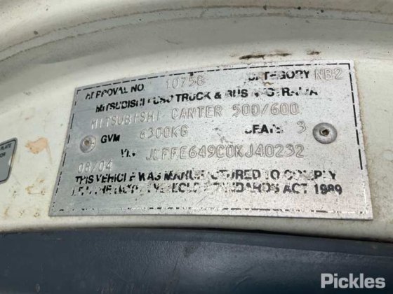 2004年式 三菱キャンター