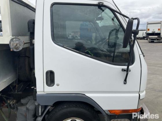 2004年式 三菱キャンター