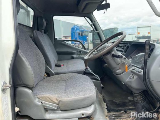 2004年式 三菱キャンター