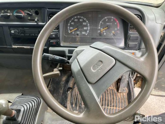 2004年式 三菱キャンター