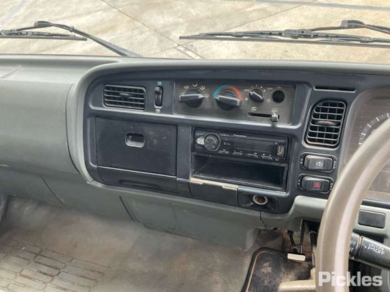 2004年式 三菱キャンター