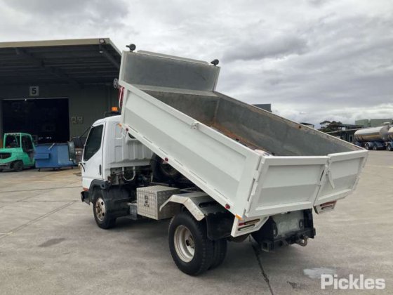 2004年式 三菱キャンター